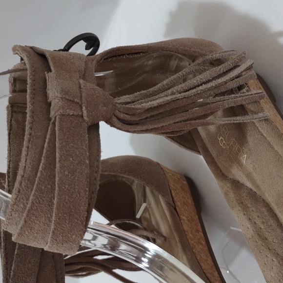 Koolaburra by Ugg Tan Suede Saige Cork Wedge Sandal Size 6 Zip Up Back - Picture 12 of 16